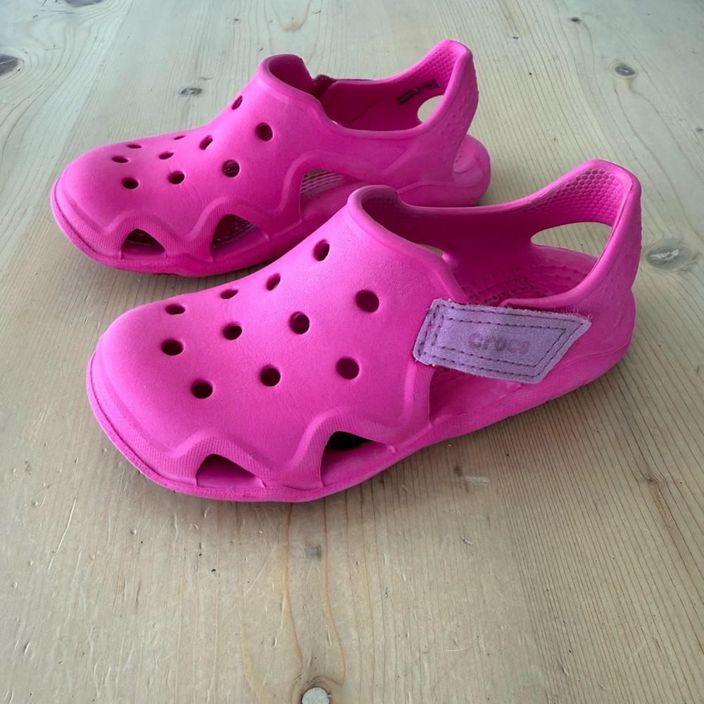 Girls Crocs Swiftwater Wave Sandals Clogs Size 12